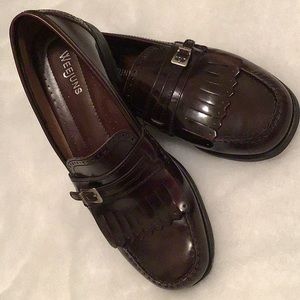 Like new Bass burgundy Harper loafers 7 1/2